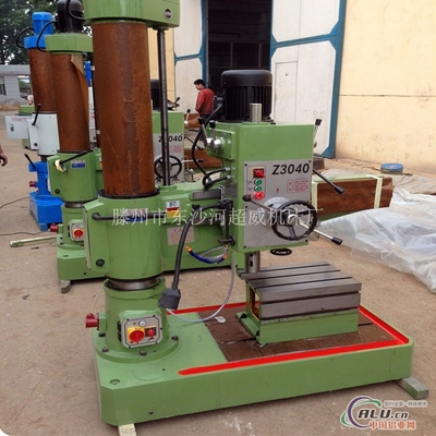 較新?lián)u臂鉆床價格